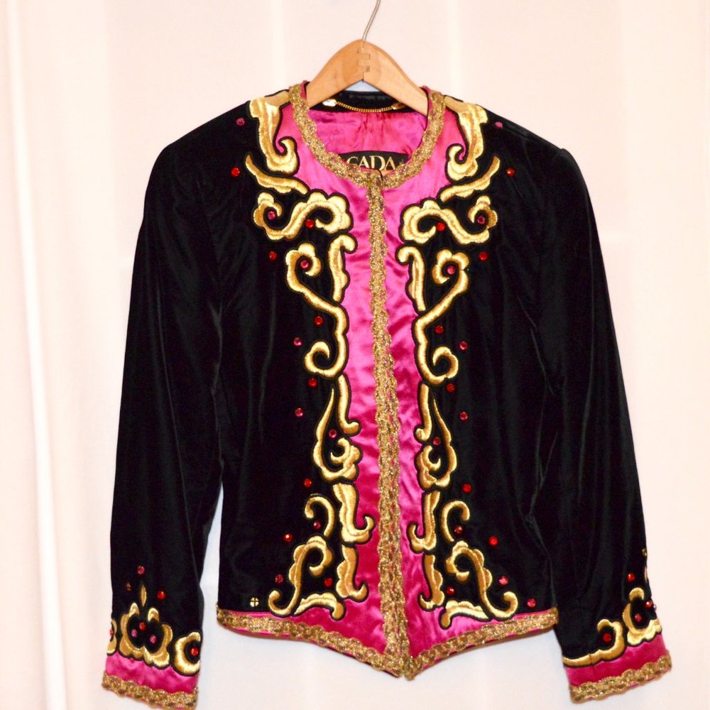 🛍️ $150 Escada Velvet Jacket size M